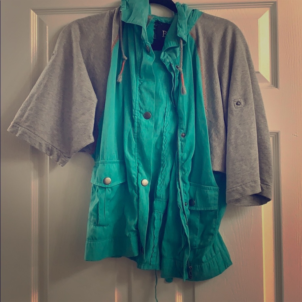 BKE turquoise TOP with orange detail and hood